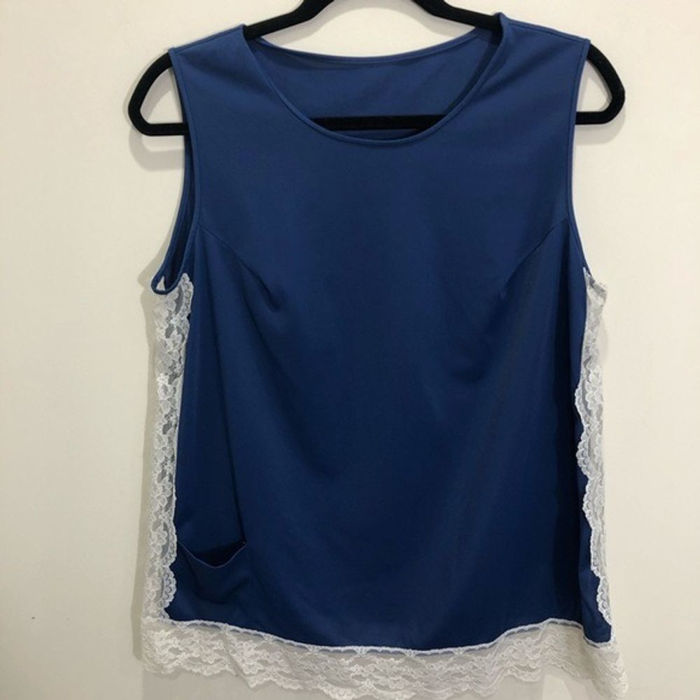 Vintage Shadowline Lace Trim‎ Top Size Medium